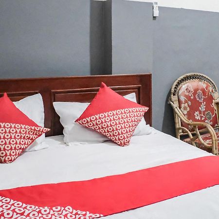 Oyo 93117 Penginapan Tiga Dara Jaya Pura Eksteriør bilde